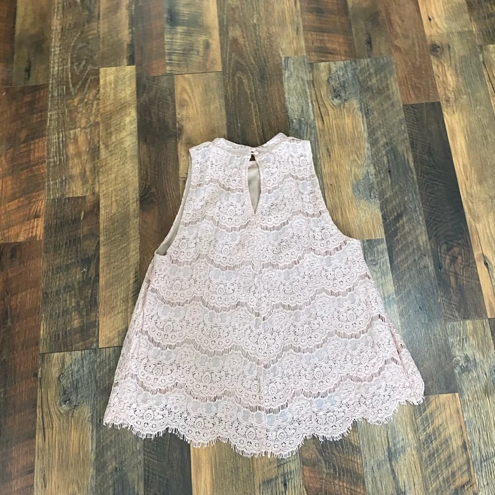 Beautiful lace blush top - Picture 6 of 6